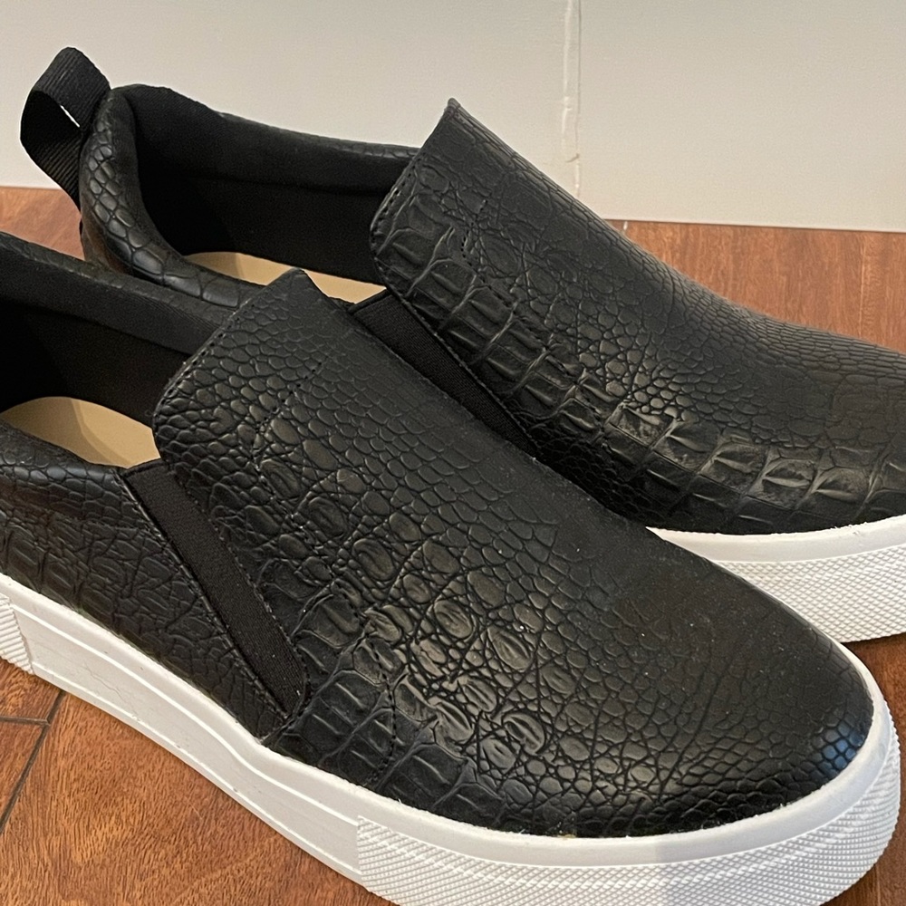 Lulu’s slip-on sneaker - Picture 3 of 7